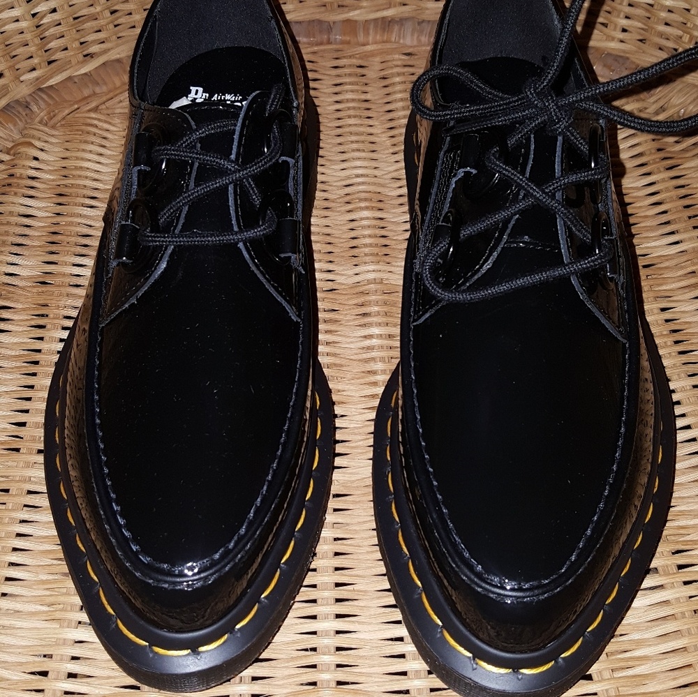 Dr. Martens Black Belladonna Leather Oxford